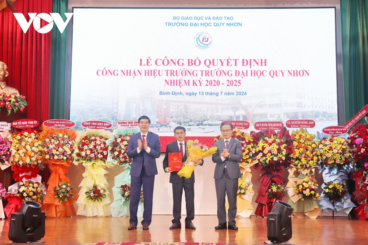 pgs.ts Doan Duc tung duoc bo nhiem lam hieu truong truong Dai hoc quy nhon hinh anh 1