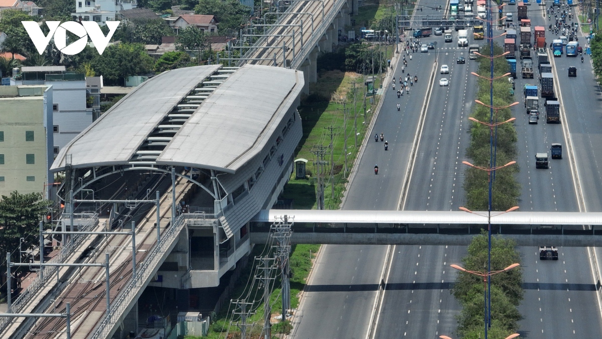 hoan thanh viec xay dung 9 cau bo hanh nha ga metro 1 vao thang 9 hinh anh 2