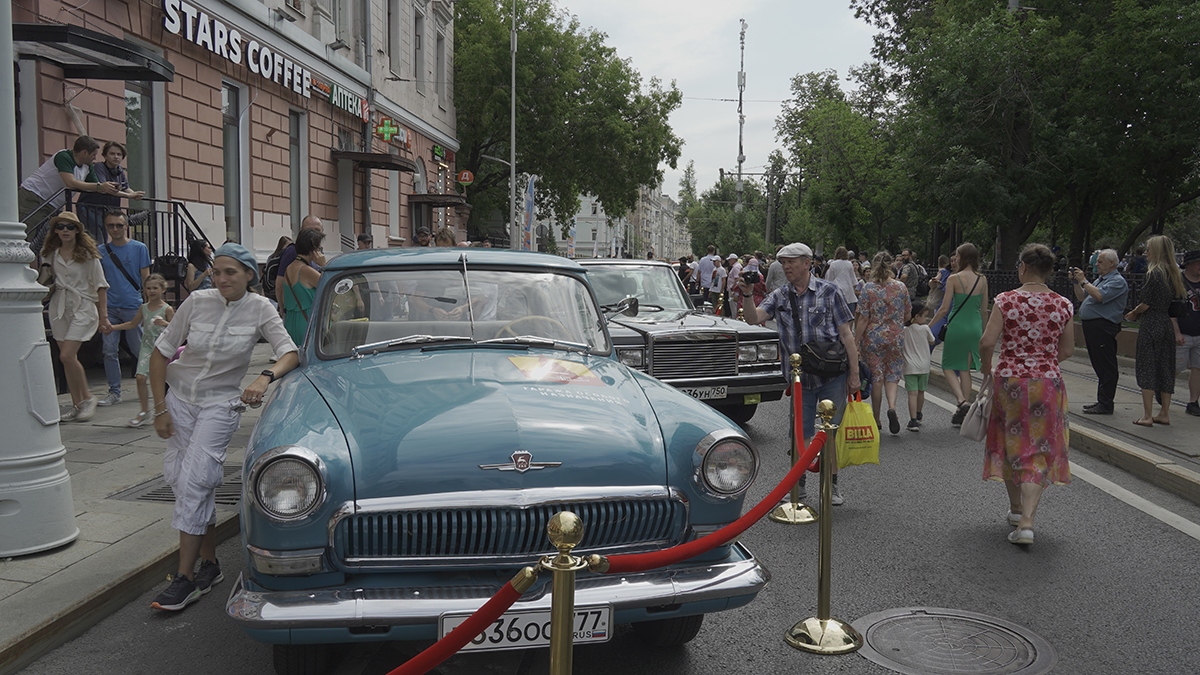 nguoi dan moscow nga hao hung xem dieu hanh tau dien lich su va o to co hinh anh 8