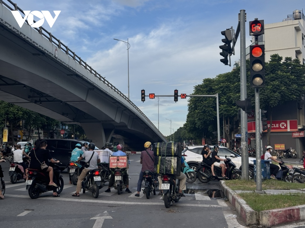 chuyen gia khong nen bo dem nguoc so giay den xanh do hinh anh 3