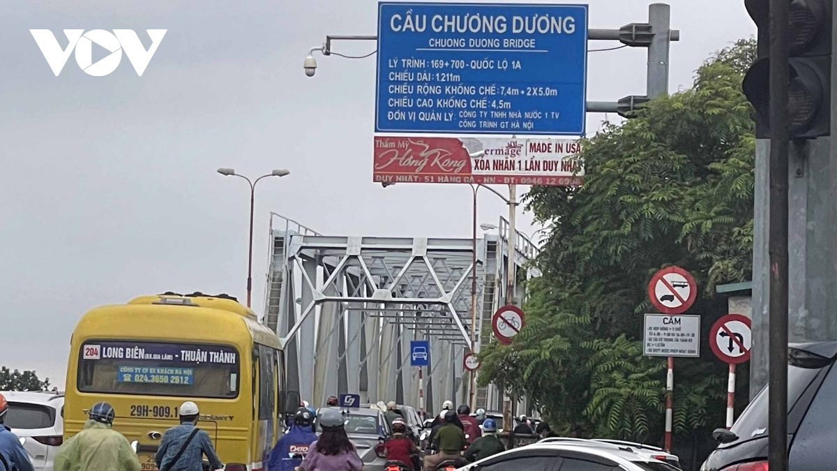 bang quang cao tan cong bien bao giao thong la dieu rat toi te hinh anh 2