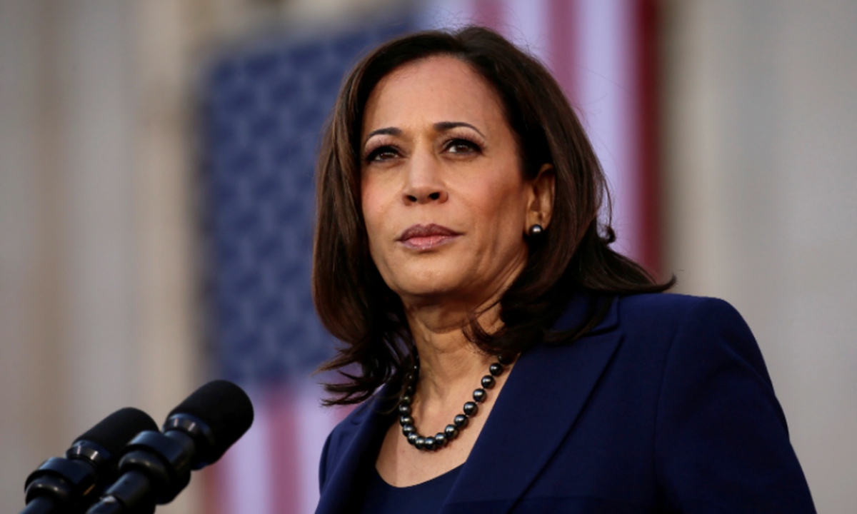 the manh giup ba kamala harris tro thanh doi thu nang ky cua ong trump hinh anh 1