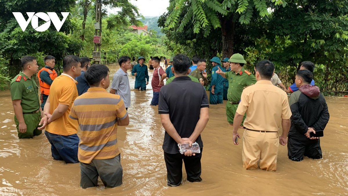 mua lu gay thiet hai nang ne ve nguoi va tai san tai son la hinh anh 2