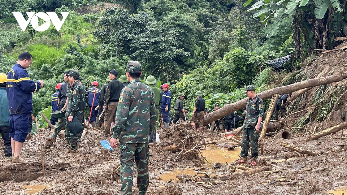 chum anh vuot lu bang rung, den voi nguoi dan vung lu hinh anh 11