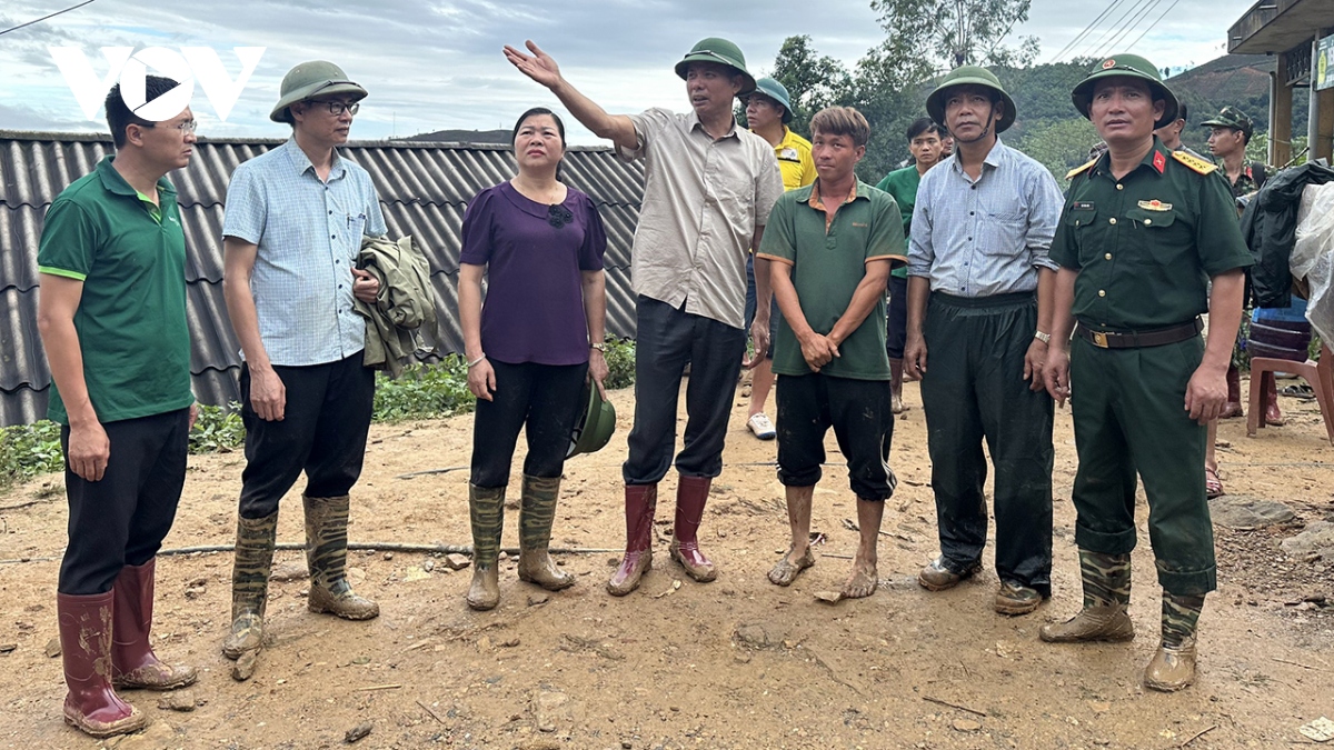 chum anh vuot lu bang rung, den voi nguoi dan vung lu hinh anh 12