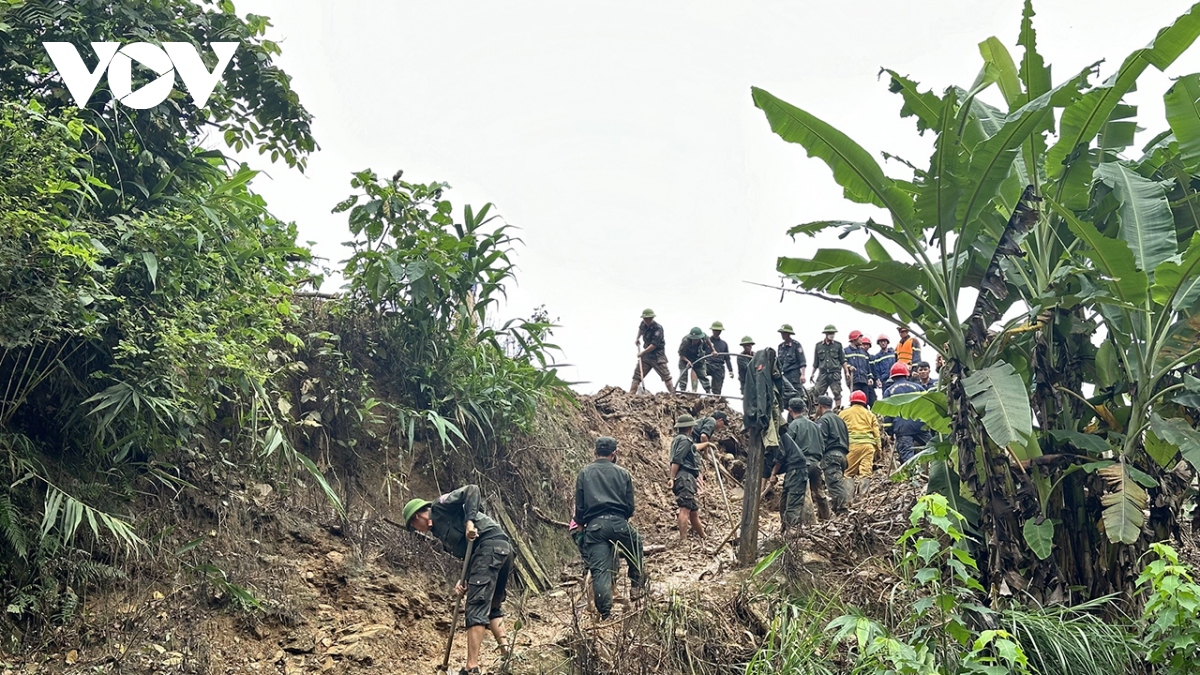 chum anh vuot lu bang rung, den voi nguoi dan vung lu hinh anh 9