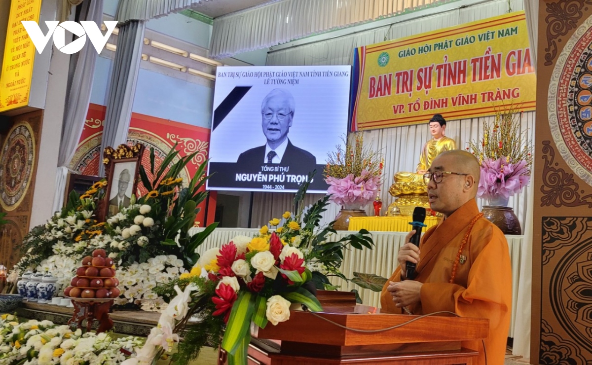 Dong dao tang, ni, phat tu o tien giang thanh kinh tuong niem tong bi thu nguyen phu trong hinh anh 1