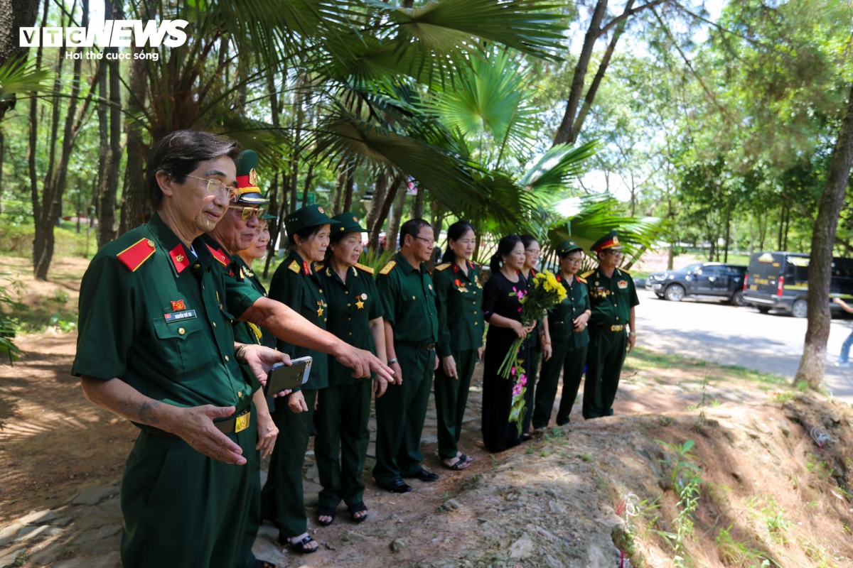 nguoi dan doi nang 40 do ve nga ba Dong loc dang huong hinh anh 10