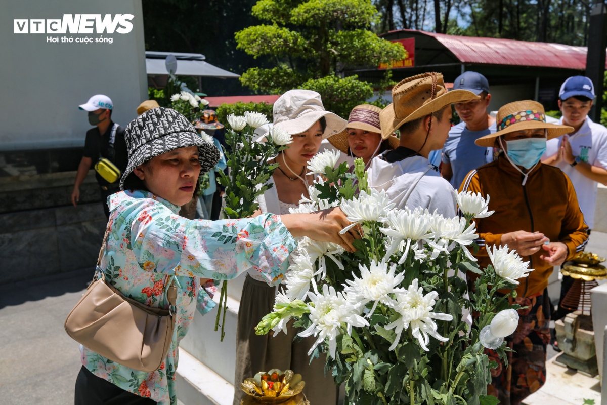 nguoi dan doi nang 40 do ve nga ba Dong loc dang huong hinh anh 7