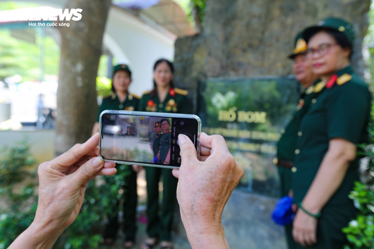 nguoi dan doi nang 40 do ve nga ba Dong loc dang huong hinh anh 9