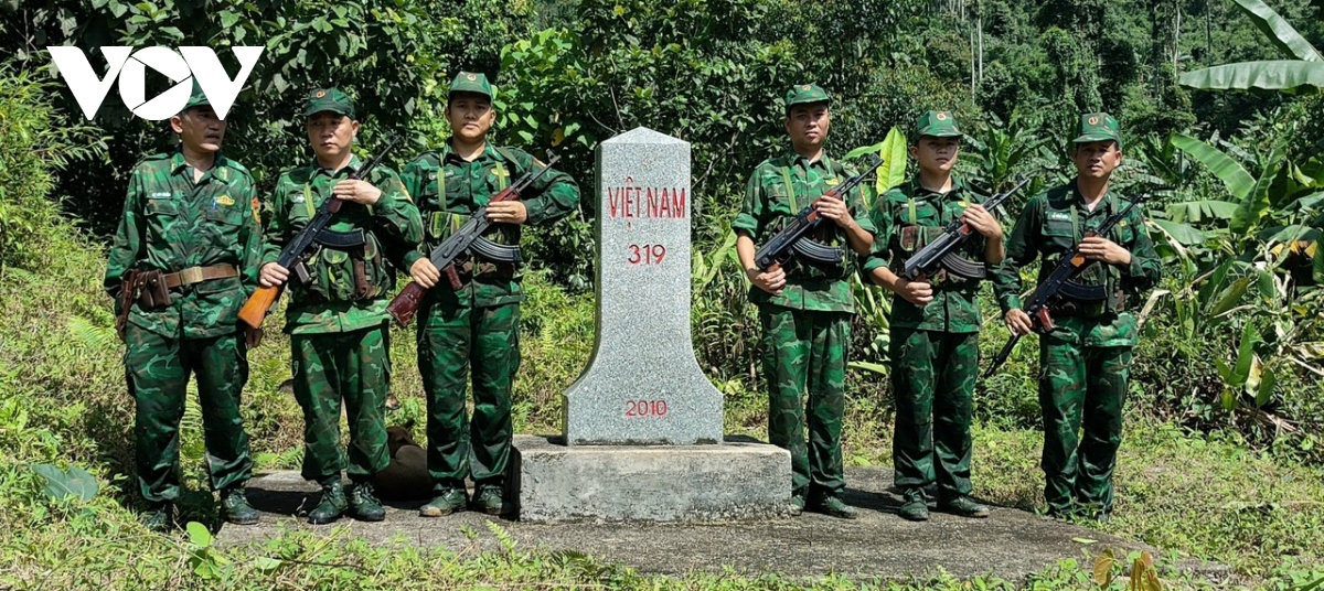 mau xanh yen binh giua dai ngan xu thanh hinh anh 11