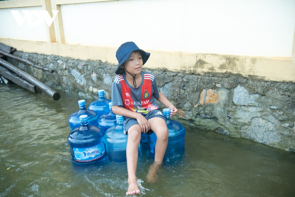 16 xa cua ha noi dang hung chiu mua ngap, 2 huyen du bao nuoc dang cao hon hinh anh 9