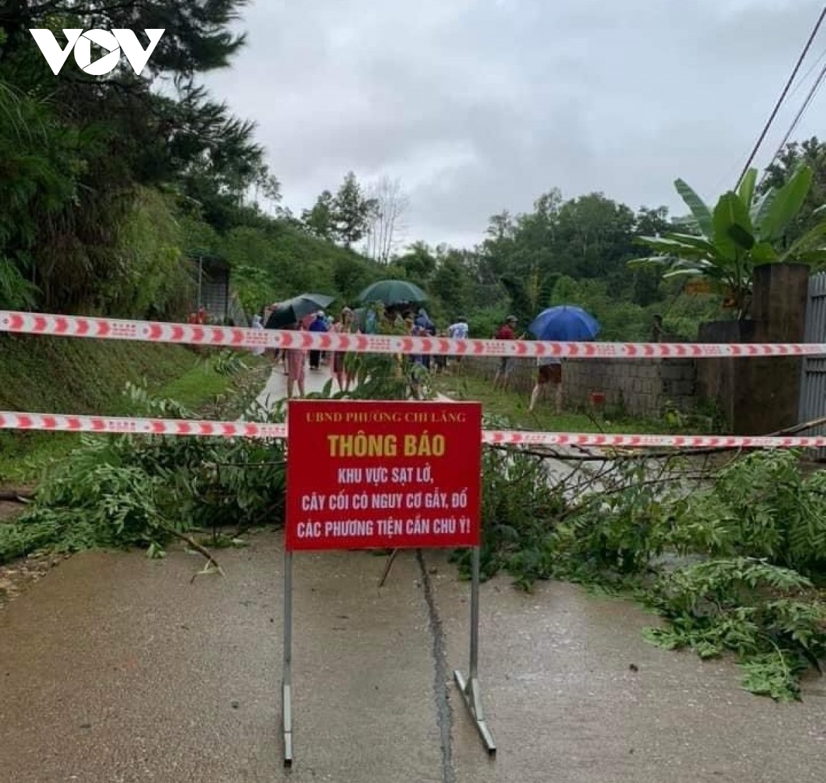 mua lon keo dai, nhieu noi o lang son bi ngap sau, sat lo hinh anh 2