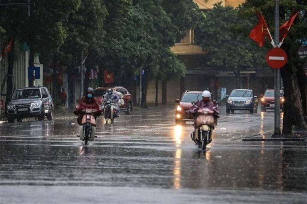 thoi tiet ngay 1 8 thu do ha noi co mua rao va dong rai rac hinh anh 1